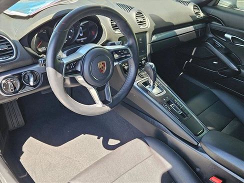 Used 2025 Porsche 718 Boxster RWD image 9