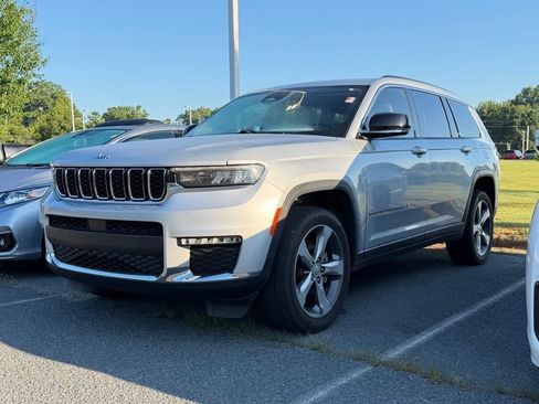 Used 2021 Jeep Grand Cherokee L Limited RWD image 3