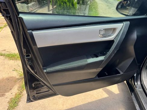 Used 2017 Toyota Corolla L FWD image 14
