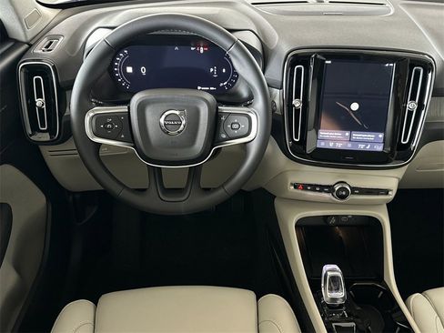 New 2026 Volvo XC40 B5 Ultra image 13