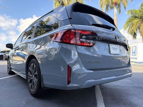 Certified 2025 Honda Odyssey Touring image 11