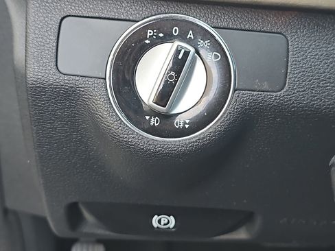 Used 2010 Mercedes-Benz E 350 Sedan image 29