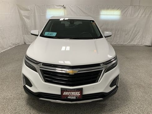 Used 2023 Chevrolet Equinox LT w/ LPO, Floor Liner Package image 3