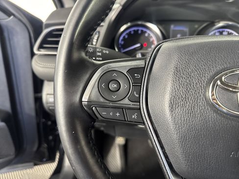 Used 2019 Toyota Camry SE image 25