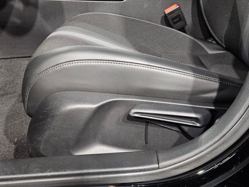 Used 2025 Honda Civic Sport image 23