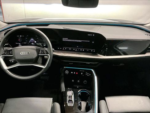 Used 2025 Audi Q5 Premium Plus w/ Premium Plus image 17