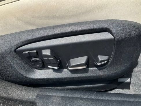Used 2015 BMW 550i Sedan RWD image 23