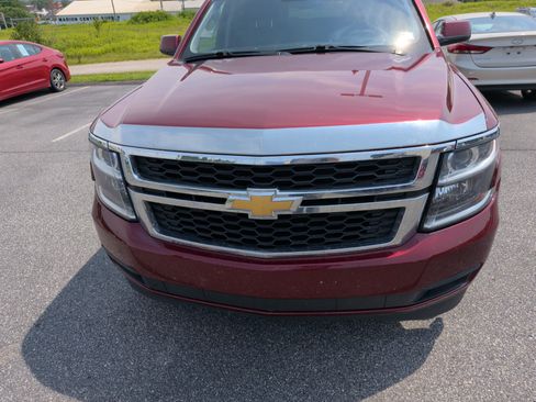 Used 2017 Chevrolet Suburban LT AWD/4WD image 7