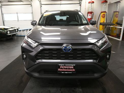 Used 2023 Toyota RAV4 XLE Premium AWD/4WD image 3