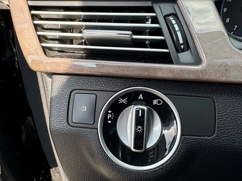 Used 2011 Mercedes-Benz E 350 E 350 Sedan 4D image 12