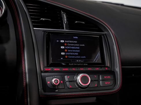 Used 2014 Audi R8 V8 w/ Full Leather Package image 13