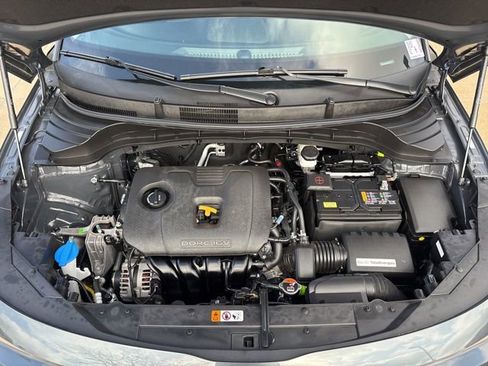 Used 2025 Kia Soul LX w/ LX Technology Package FWD image 17