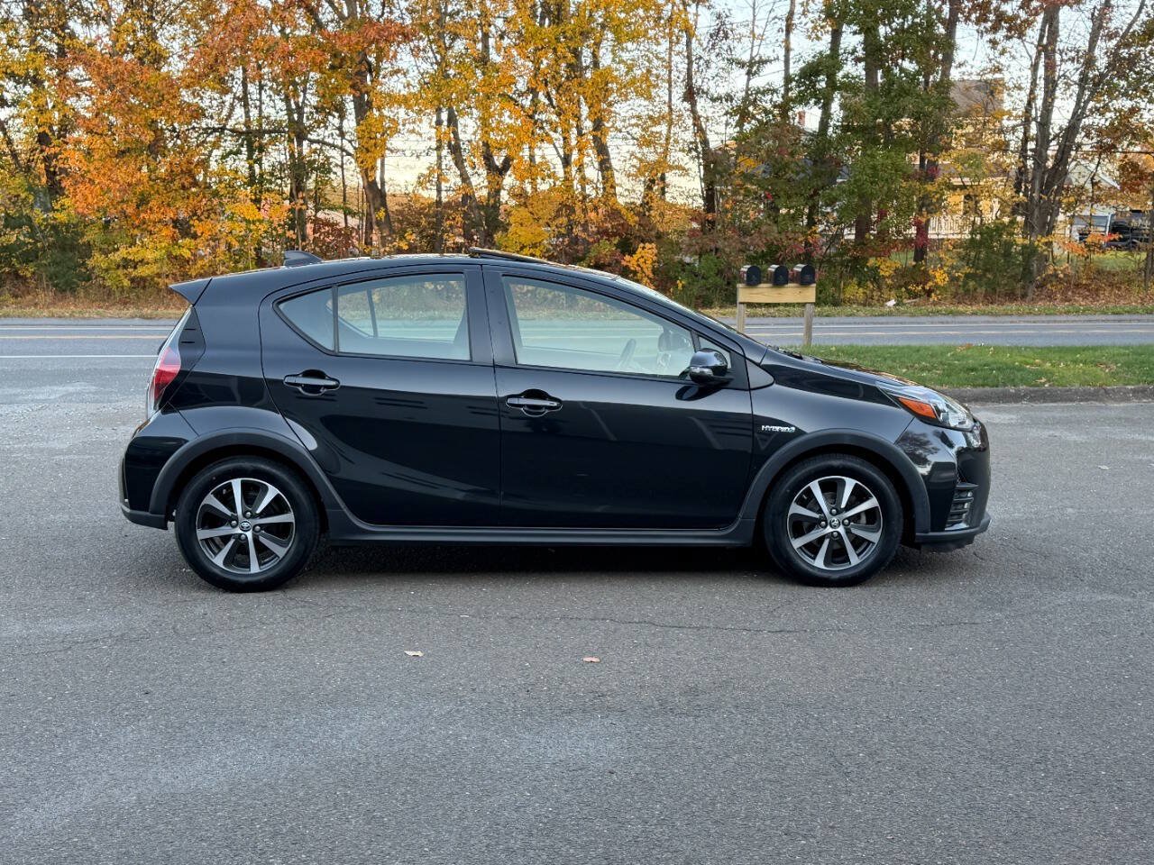 Used 2018 Toyota Prius C Three FWD image 7
