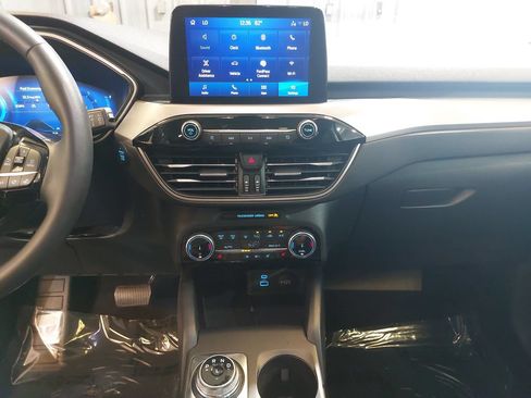 Used 2022 Ford Escape SEL w/ Technology Package FWD image 21