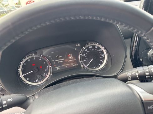 Used 2023 Toyota Highlander LE FWD image 13