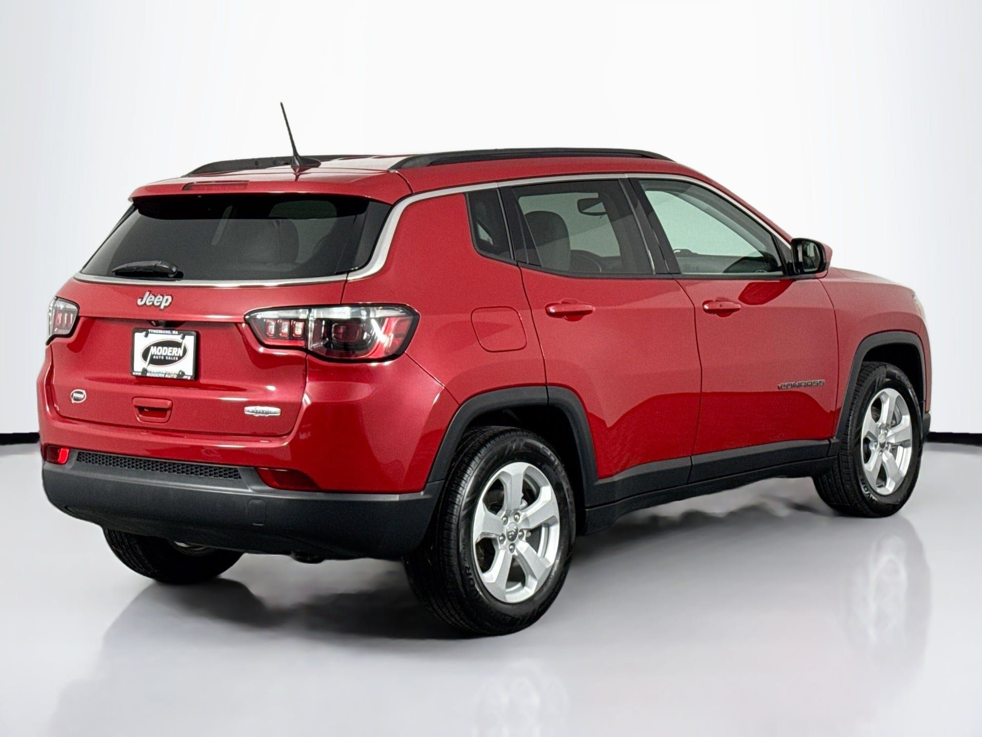 Used 2021 Jeep Compass Latitude FWD image 15