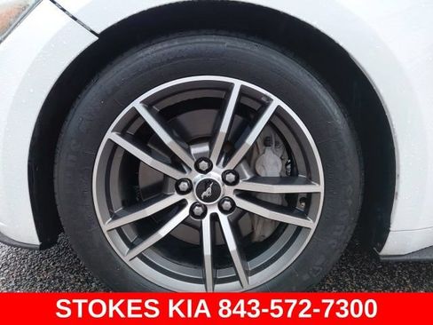 Used 2017 Ford Mustang GT Premium RWD image 10