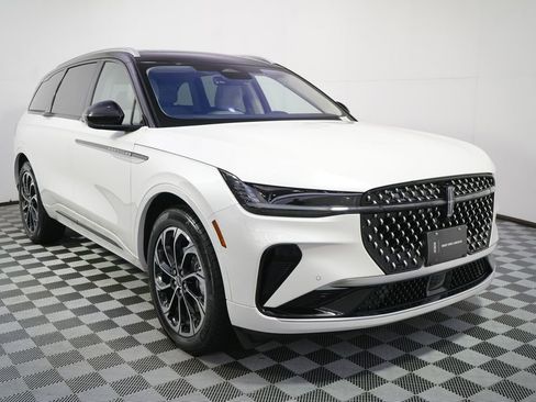 New 2026 Lincoln Nautilus Reserve AWD/4WD image 9