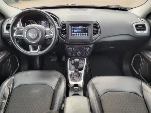 Used 2019 Jeep Compass Latitude image 12