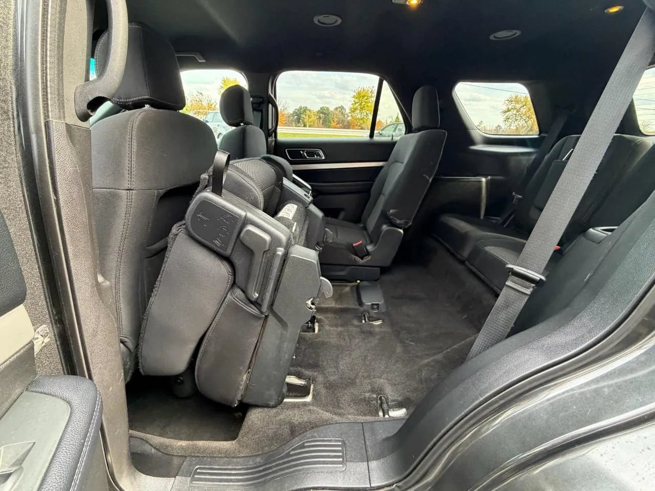 Used 2017 Ford Explorer XLT AWD/4WD image 21