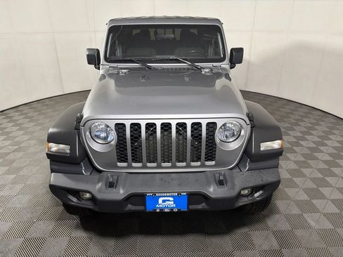 Used 2020 Jeep Gladiator Sport w/ Quick Order Package 24S AWD/4WD image 3