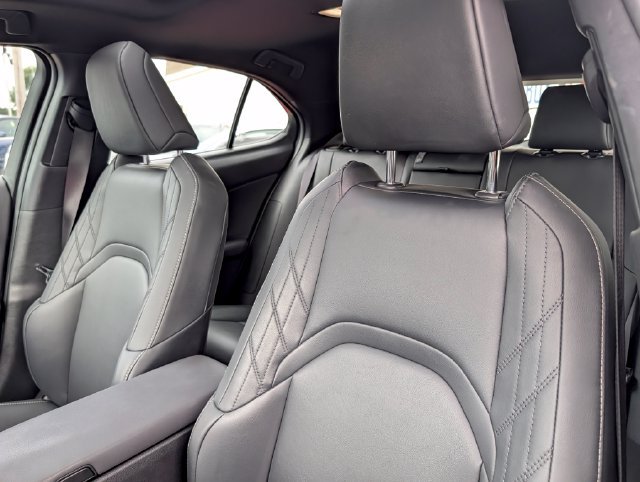 Used 2024 Lexus UX 250h FWD image 12
