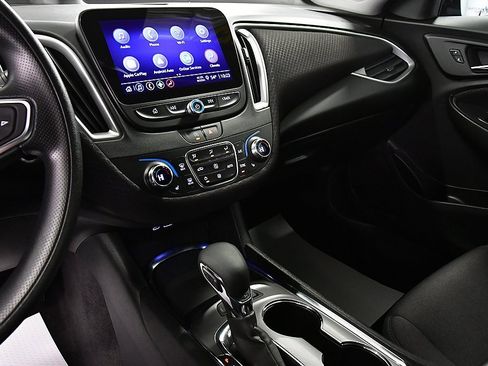 Used 2024 Chevrolet Malibu LT image 20