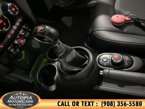 Used 2019 MINI Cooper 2-Door Hardtop w/ Storage Package image 29