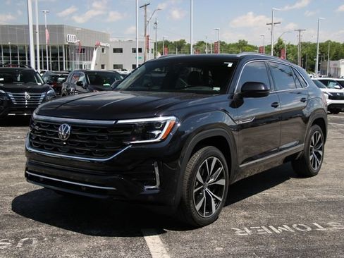 Used 2025 Volkswagen Atlas Cross Sport SEL Premium R-Line AWD/4WD image 6