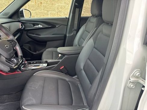 Used 2023 Chevrolet TrailBlazer RS w/ Convenience Package FWD image 14