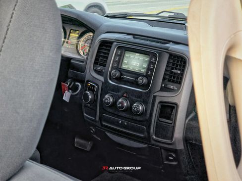 Used 2016 RAM 1500 Express RWD image 19