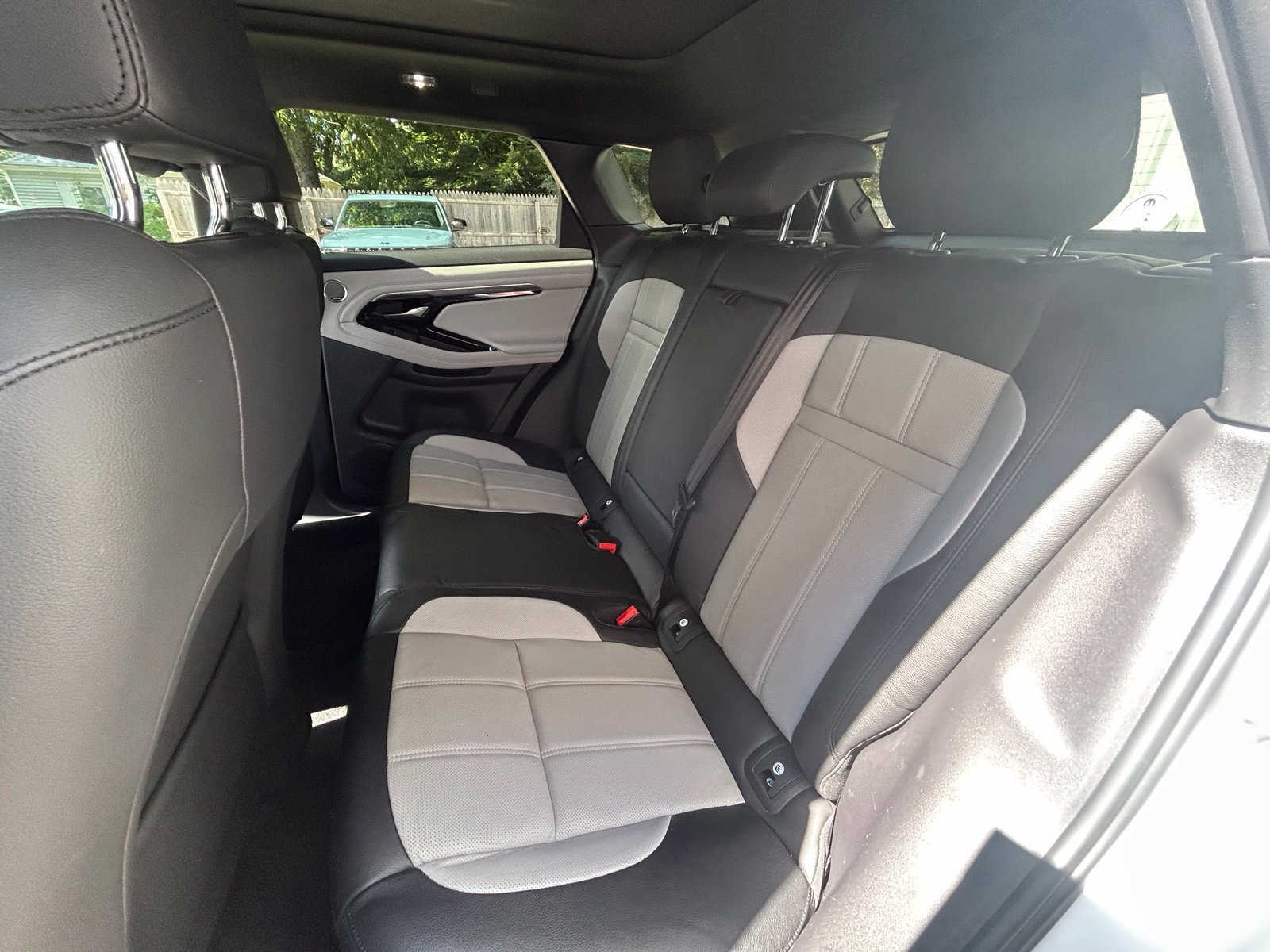 Used 2022 Land Rover Range Rover Evoque R-Dynamic S AWD/4WD image 11