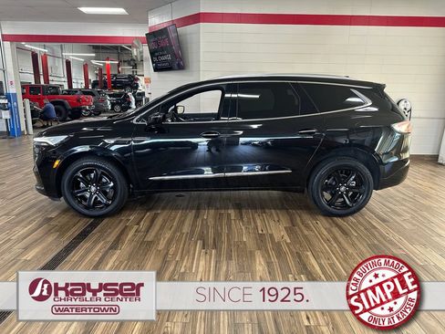Used 2024 Buick Enclave Essence w/ Sport Touring Edition FWD image 2