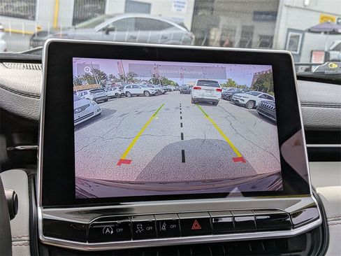 Used 2022 Jeep Compass Limited image 18