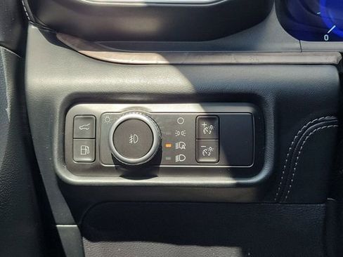 Used 2023 Ford Explorer Platinum w/ Technology Package image 27