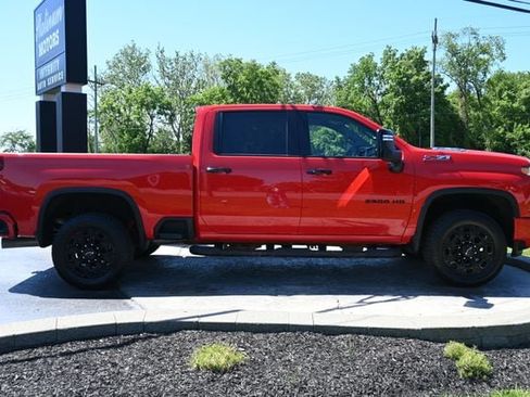 Used 2022 Chevrolet Silverado 2500 LTZ w/ LTZ Plus Package AWD/4WD image 4
