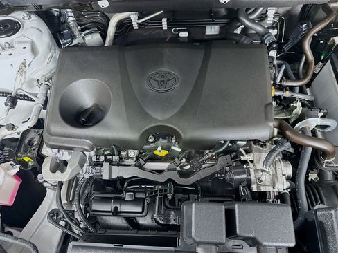 Used 2025 Toyota RAV4 LE image 32