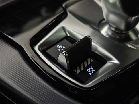 Used 2018 Jaguar F-TYPE R image 28