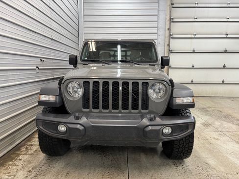 Used 2020 Jeep Gladiator Sport w/ Quick Order Package 24S image 2
