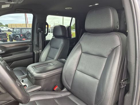 Used 2021 Chevrolet Tahoe Z71 w/ Rear Media and Nav Package AWD/4WD image 15