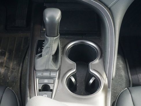 Used 2024 Toyota Camry SE w/ Convenience Package image 27