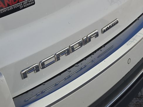 Used 2017 GMC Acadia Limited SLT image 12