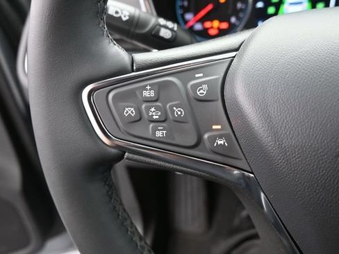 Used 2024 Chevrolet Equinox LT FWD image 23