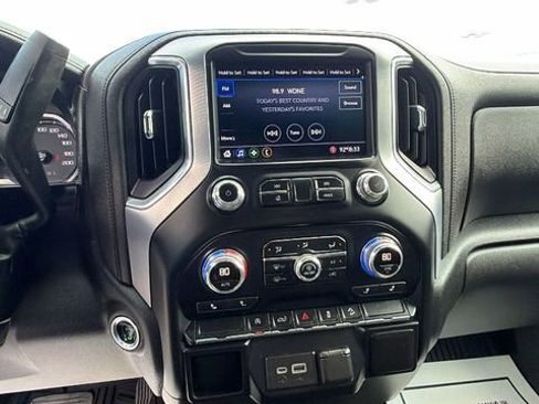 Used 2020 GMC Sierra 1500 SLE w/ X31 Off-Road Package image 16
