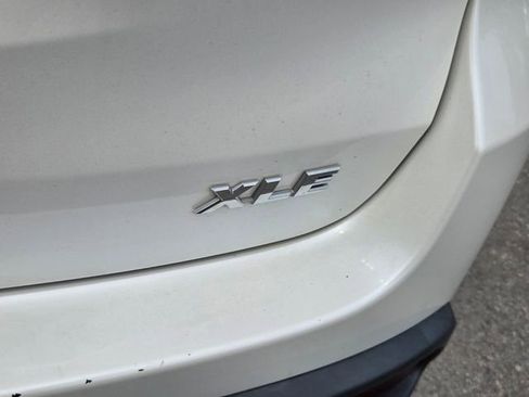 Used 2019 Toyota Highlander XLE FWD image 10