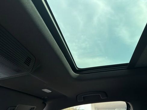 Used 2025 Volkswagen Atlas Cross Sport SEL R-Line image 11