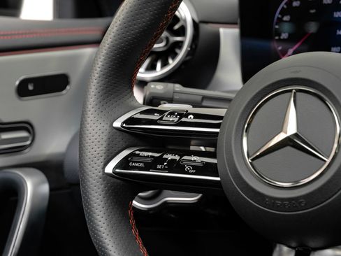 Used 2025 Mercedes-Benz CLA 250 w/ AMG Night Package image 21