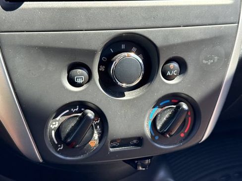 Used 2019 Nissan Versa SV FWD image 30