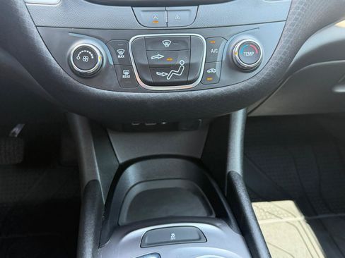 Used 2023 Chevrolet Malibu RS w/ LPO, Floor Liner Package FWD image 15