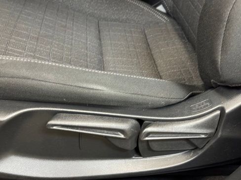 Used 2025 Honda HR-V LX image 10